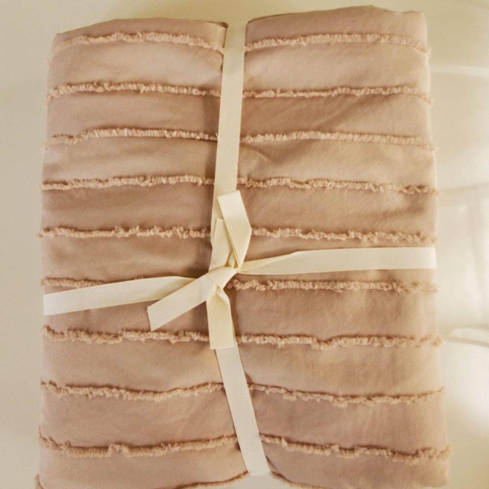 Elegant Creamy Mauve Duvet Cover, New